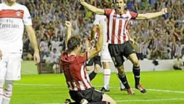 <b>TRAMPOLÍN. </b>Llorente celebra el gol de Gabilondo ante el PSG. Él se quedó en puertas de marcar.