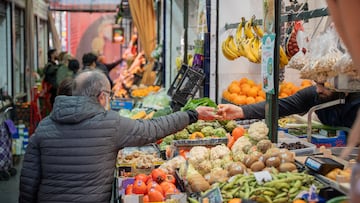 Content creator Carol Brown has shared a video showing her shopping cart and the prices of all the products in it.
74% of Spanish families say they will continue to spend more than 100 euros during Christmas celebrations on lunches or dinners, according to Aldi's Report on Food Shopping for Christmas celebrations in Spain. (Photo By Maria Jose Lopez/Europa Press via Getty Images)