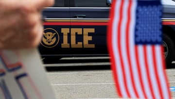 El ICE puede rastrear vehículos de inmigrantes gracias al uso de Lectores Automáticos de Placas (ALPRs). Te explicamos cómo funciona la herramienta.