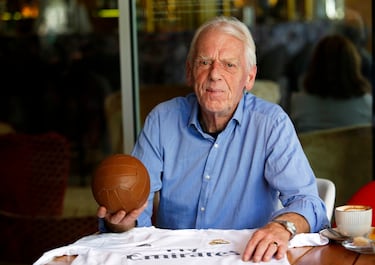  Se retiró de la actividad profesional en 2018, tras ser durante dos años asesor deportivo del Sparta de Rotterdam.