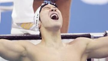 <b>EUFÓRICO.</b> El surcoreano Taehwan Park celebra su victoria en la final de los 400 libres.