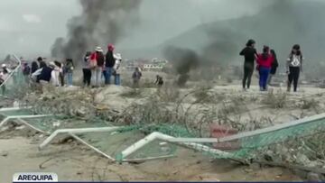 Manifestantes toman el aeropuerto de Arequipa