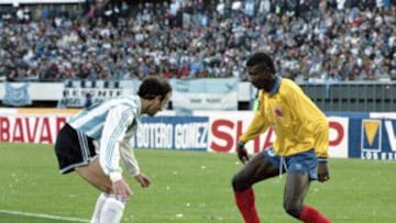 Con goles de Fredy Rincón (x2), Asprilla (x2) y Adolfo 'El Tren' Valencia, Colombia goleó a Argentina en Buenos Aires.