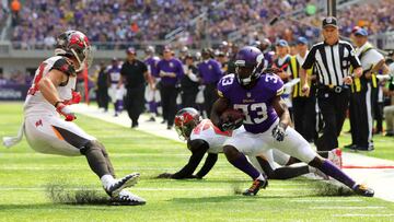 MINNEAPOLIS, MN - SEPTEMBER 24: Dalvin Cook #33 of the Minnesota Vikings carries the ball in the first half of the game against the Tampa Bay Buccaneers on September 24, 2017 at U.S. Bank Stadium in Minneapolis, Minnesota.   Adam Bettcher/Getty Images/AFP
 == FOR NEWSPAPERS, INTERNET, TELCOS &amp; TELEVISION USE ONLY ==