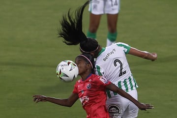 Clásico entre los equipos de Medellín por la fecha 7 del grupo B de la Liga Femenina. 2-1 para el verde.