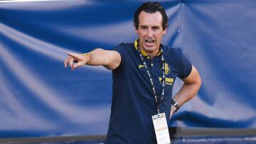 VILLAREAL, SPAIN - SEPTEMBER 13: Head coach Unai Emery of Villarreal CF reacts during the La Liga match between Villarreal CF and SD Huesca at Estadio de la Ceramica on September 13, 2020 in Villareal, Spain. (Photo by Alex Caparros/Getty Images)