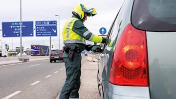 Adi車s a los puntos del carnet: estas son las infracciones m芍s comunes por las que multa la DGT