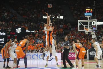 La victoria del Real Madrid ante el Valencia Basket en imágenes
