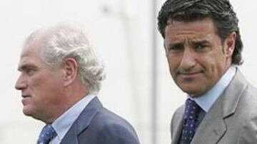 <b>DECEPCIONADO.</b> José Miguel González Martín del Campo, Míchel, director de las categorías inferiores del Real Madrid, ha pasado hoy por los micrófonos de la Cadena SER donde ha alegado que abandona su cargo porque se ha hartado del presidente y que los asesores del máximo dirigente del club blanco "tan sólo le dicen lo que quiere oír para asegurar su puesto".