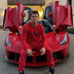La excéntrica colección de autos de Saúl Canelo Álvarez