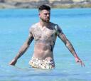 Alberto Moreno se relaja con su familia en Ibiza