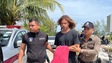 Daniel Sancho Bronchal, the son of Spanish actor Rodolfo Sancho Aguirre is escorted while assisting Thai police with investigations after he was arrested on charges of murder in the death and dismemberment of his Colombian travelling companion Edwin Arrieta Arteaga on the tourist island of Koh Phangan, Thailand August 7, 2023. REUTERS/Stringer NO RESALES. NO ARCHIVES TPX IMAGES OF THE DAY