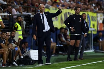 Zinedine en el partido del Madrid contra el Villarreal.