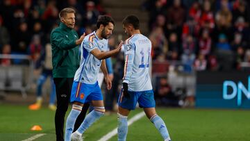 Ferran Torres es sustuido por Alfonso Pedraza. El jugador del Villarreal es el décimo debutante con Luis de la Fuente.