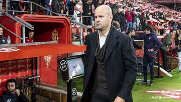 28-01-24. GIJÓN. MIGUEL ÁNGEL RAMÍREZ, DURANTE EL PARTIDO SPORTING-RACING DE FERROL DISPUTADO EN EL MOLINÓN.