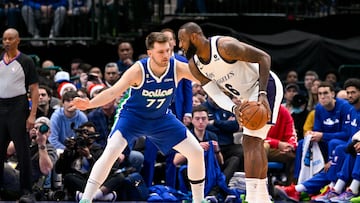 LeBron fue la ¨²nica luz en la oscuridad de unos Lakers que naufragaron en un tercer cuarto p¨ªrrico. Doncic sale ganador en el homenaje a Nowitzki.