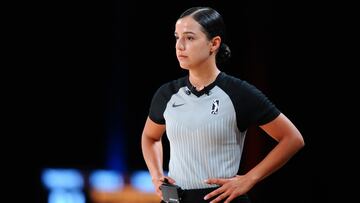 Blanca Burns, árbitra mexicana de la NBA y la G League.