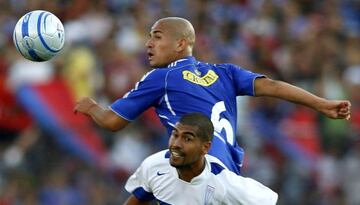 Jorge Acuña disputando el Clásico Universitario del 4 de marzo del 2007.