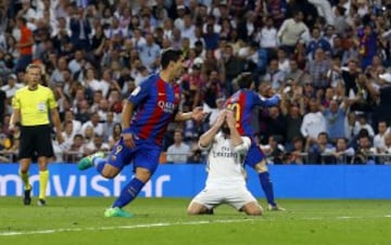 Carvajal se lamenta por el gol de Messi en la última jugada del partido 