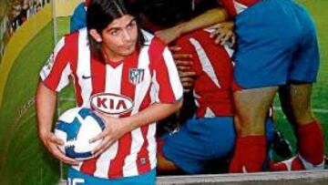 Banega en su presentación como nuevo jugador atlético.