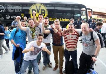 El conjunto alem&aacute;n de J&uuml;rgen Klopp aterriz&oacute; en M&aacute;laga, arropados por multitud de hinchas, para disputar la ida de cuartos de final de la Champions League.