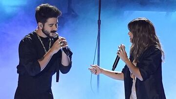 Camilo, izquierda, y Kany García se presentan en la 21a entrega de los Premios Grammy Latinos, que se transmitirá el jueves 19 de noviembre de 2020.