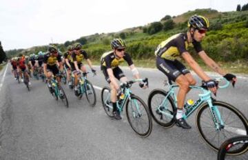 Martijn Keizer por delante de Steven Kruijswijk.