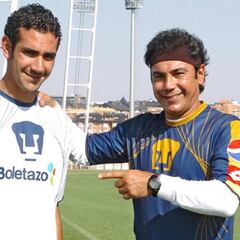 Figura histórica de Pumas se dio cita en el entrenamiento de Andrés Lillini