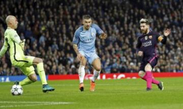 0-1. Lionel Messi anotó el primer tanto.
