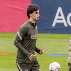 Todos miran a João Félix
