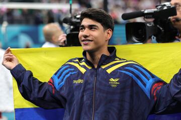 El gimnasta colombiano logró la medalla de plata en la prueba de barra fija de los Juegos Olímpicos de París 2024 tras lograr una clasificación de 14.533, misma puntuación del japonés Shinnosuke Oka que fue oro gracias a su ejecución.  