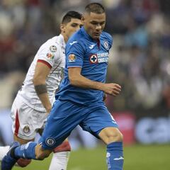 Pablo Aguilar molesto con el árbitro del Cruz Azul vs León