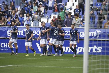 Aunque no había opciones de llegar al playoff, el Oviedo se dio el gustazo de vencer al Racing ante su afición. Dani Calvo marcó el único tanto, con un bonito y certero testarazo que llevó una parábola endiablada.
