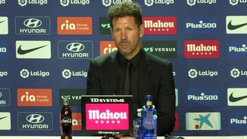 Simeone hablando con los medios