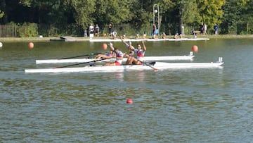 Jaime Canalejo y Javier Garc&iacute;a celebran el pase a la final de dos sin en los Mundiales de Remo de Plovdiv (Bulgaria).