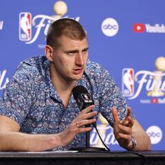 Nikola Jokic reveló por qué usa el 15 en la NBA: ‘Yo era gordito y era el jersey más grande’