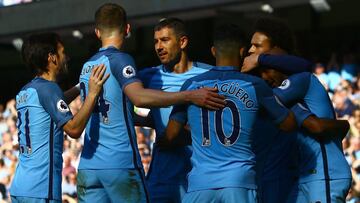 Los jugadores del Manchester City celebran un gol.