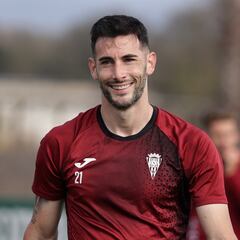 Albarrán vs Isaac: debate en el lateral derecho