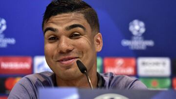 Real Madrid's Brazilian midfielder Casemiro gives a press conference at Valdebebas Sport City in Madrid on April 17, 2017, on the eve of the UEFA Champions League quarter-final second leg football match Real Madrid vs FC Bayern Munich . / AFP PHOTO / GERARD JULIEN