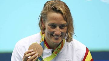 Mireia Belmonte posa con la medalla de bronce lograda en los Juegos de R&iacute;o.