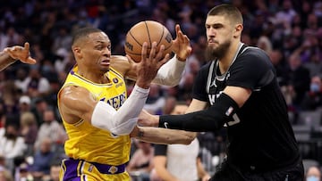 "Westbrook tiene que decirle a LeBron que se quite del medio"