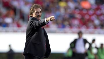 La Volpe: &quot;Marioni busca publicidad, no hizo nada en el futbol&quot;