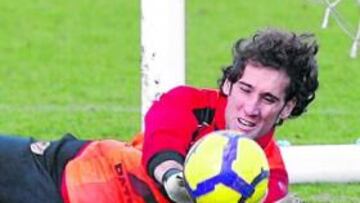 <b>DANI VUELVE A SER TITULAR EN COPA</b> Dani Giménez es una de las bazas con las que cuenta el Rayo para mantener la ventaja que tiene ante el Mallorca. El guardameta ha jugado únicamente los partidos de Copa, pero sus actuaciones han sido siempre notables. Tanto que sólo ha encajado tres goles en cinco partidos.