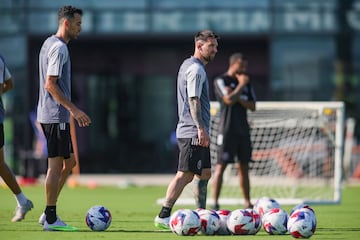 El mediocampista español habló sobre cómo ha vivido Messi estos días en los que se ha mantenido al margen de las canchas debido a un tema de fatiga muscular.