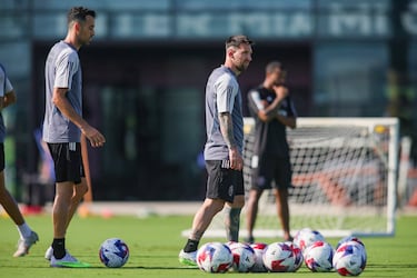 Lionel Messi and Sergio Busquets take part in their first training session with Inter Miami