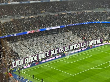 Pancarta desplegada por al Grada Fans del Real Madrid.