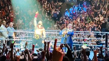 Roman Reigns es presentado en la Arena Ciudad de México.