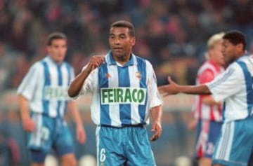 Mauro Silva  jugó en el deportivo desde 1992 a 2005, ganó los seis títulos oficiales que tiene el club en sus vitrinas.