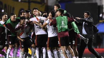 BUENOS AIRES, ARGENTINA - OCTOBER 22: Players of River Plate celebrate qualifying to the final after the Semifinal second leg match between Boca Juniors and River Plate as part of Copa CONMEBOL Libertadores 2019 at Estadio Alberto J. Armando on October 22