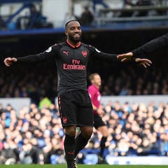 El Arsenal remonta el gol de Rooney y hunde más al Everton
